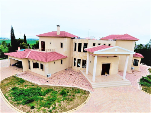 Luxury 5 bedroom detached Villa with swimming pool in suburbs of Latsia, Nicosia