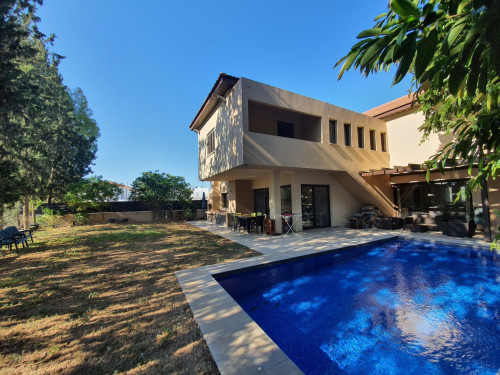 Furnished Beautiful Detached House with pool in Nicosia, Latsia